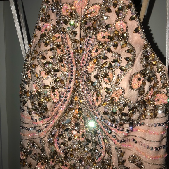 Light pink gown - Picture 4 of 5